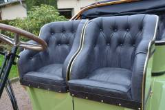 Peugeot-1905-interieur-cuir-et-capote-3