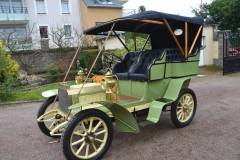 Peugeot-1905-interieur-cuir-et-capote