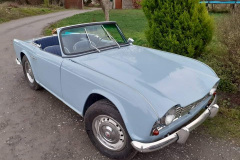 Triumph-TR4-interieur-complet-simili-cuir