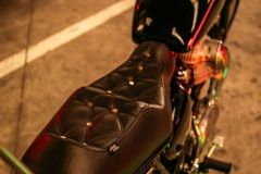 Selle-cuir-Kawasaki-W650